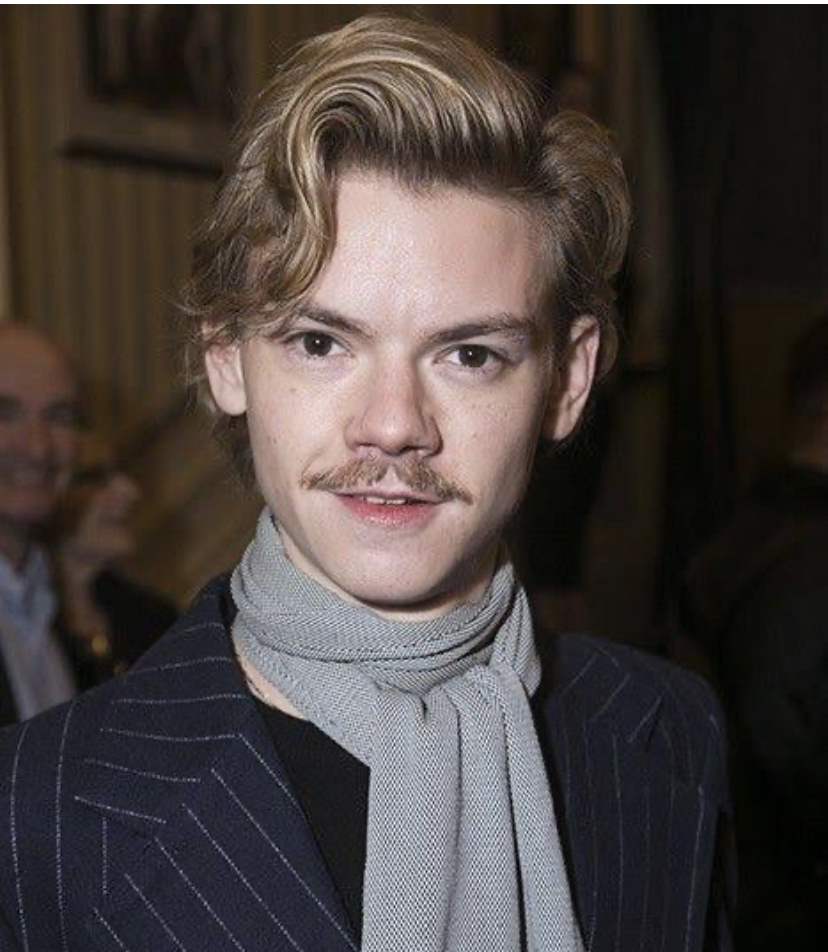 Thomas Brodie-Sangster Biography